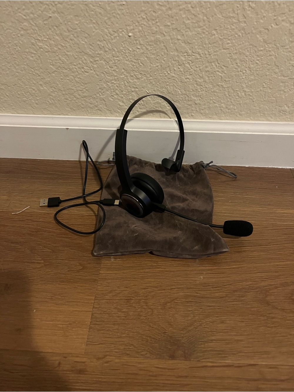 Black USB Wired Headset with Boom Microphone - Brand: